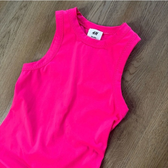 H&M Vibrant Pink Maxi Dress - Picture 6 of 13